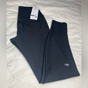 Alo yoga Airlift High waisted Black leggings NWT